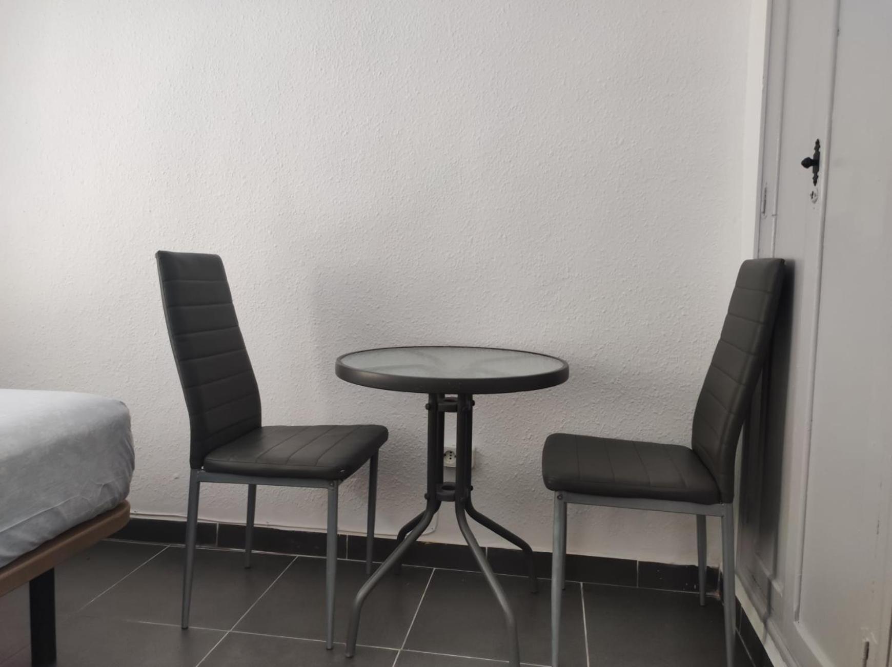 11-Habitacion Del Piso Apartment อาลิกันเต ภายนอก รูปภาพ